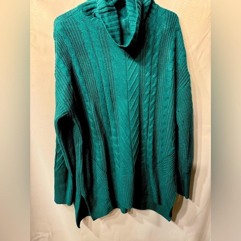 Design 365 turtleneck tunic green Sweater size 1x